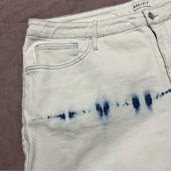 Ava and Viv Plus Size 22 Women's White and Blue Tie-Dye Shorts frayed summer - Picture 3 of 8